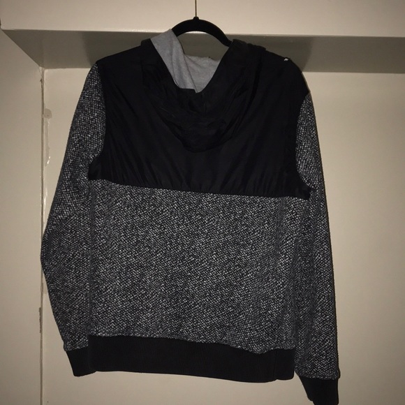 Roots Limited Edition Fall/Spring Sweater - Picture 2 of 5